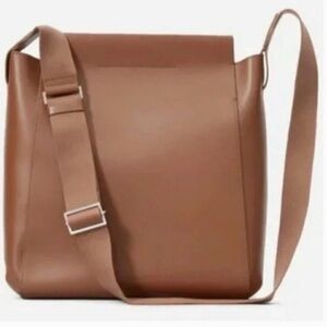 Everlane The Form Shoulder Bag-Cognac